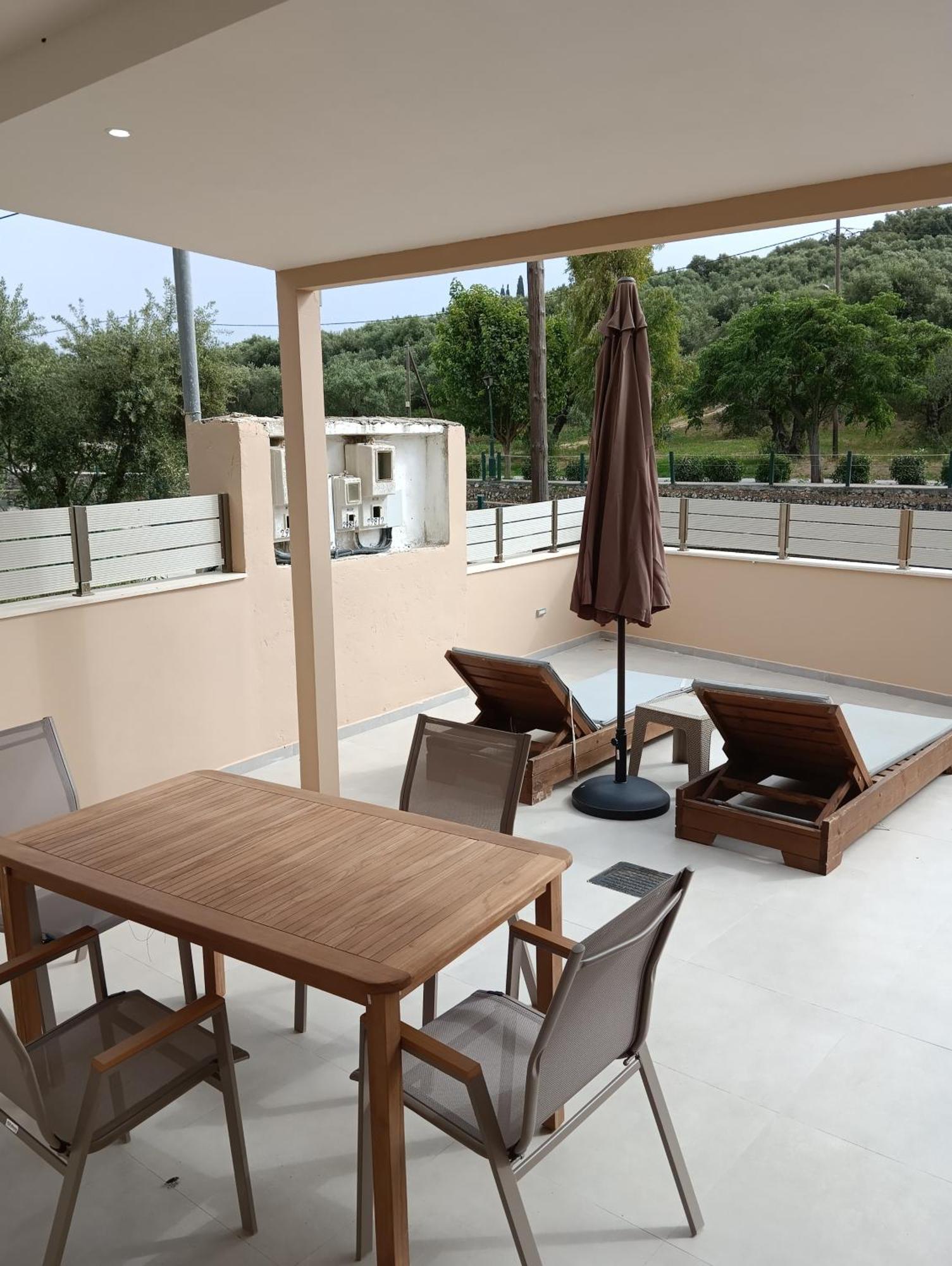 Villa Pouliezos Apartments Аликанас Экстерьер фото