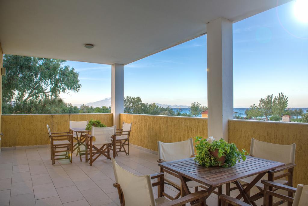 Villa Pouliezos Apartments Аликанас Экстерьер фото