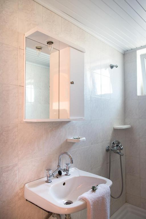 Villa Pouliezos Apartments Аликанас Номер фото
